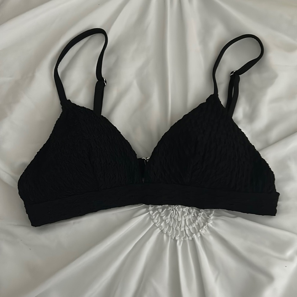 Black bikini top